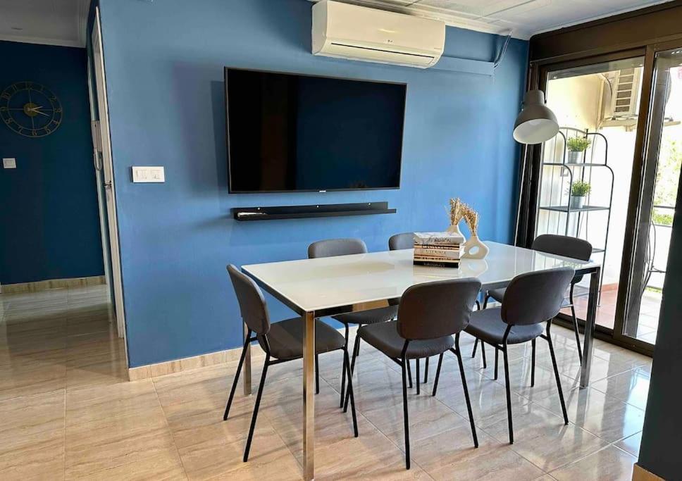 8 Min Walk To The Beach & 10 Min Walk To Convention Centre ! Barcelona Exterior foto