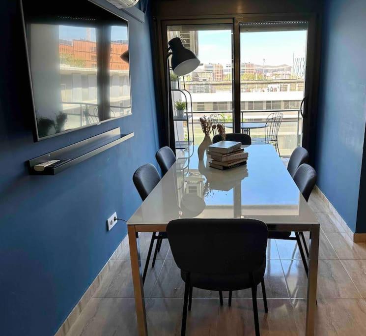 8 Min Walk To The Beach & 10 Min Walk To Convention Centre ! Barcelona Exterior foto