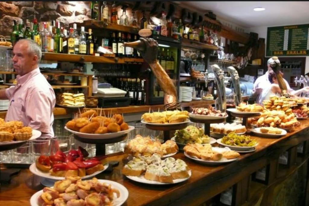 8 Min Walk To The Beach & 10 Min Walk To Convention Centre ! Barcelona Exterior foto