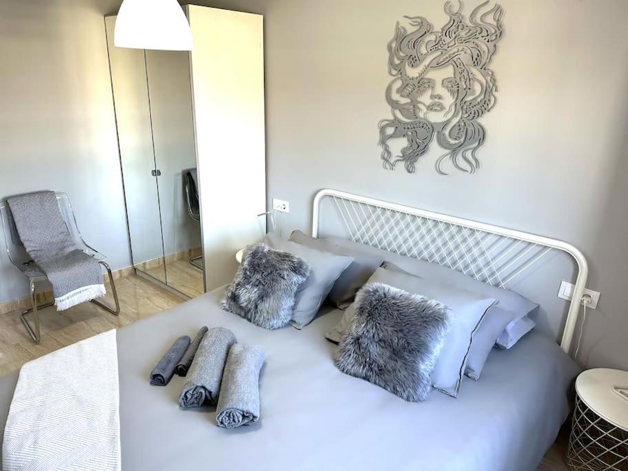 8 Min Walk To The Beach & 10 Min Walk To Convention Centre ! Barcelona Exterior foto